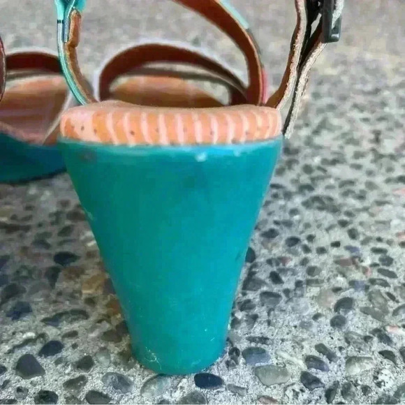 The Art Company Heel Sandals Women 7/7.5 Turquoise Rubber Sole 38 EUC Summer - Picture 7 of 10